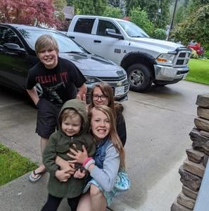 Meet your Posher, Danielle